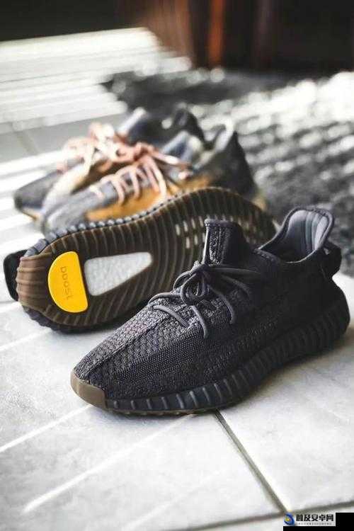 Yeezy380 蜜桃粉和白色据传有剧本炒作：一场虚构的潮流风暴